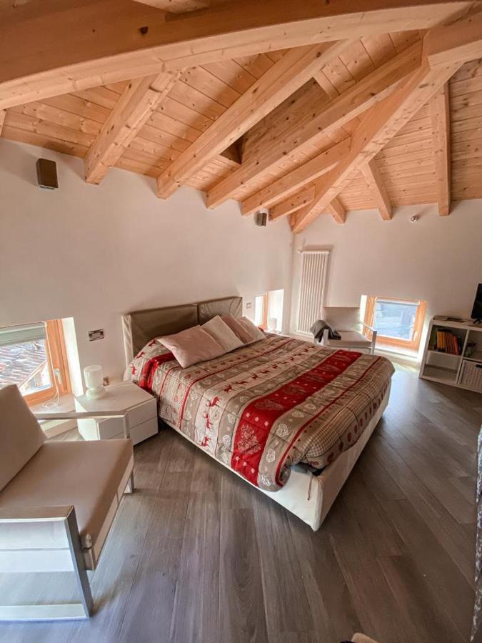 Вилла La Casa Sulla Collina Del Castello Брено Экстерьер фото